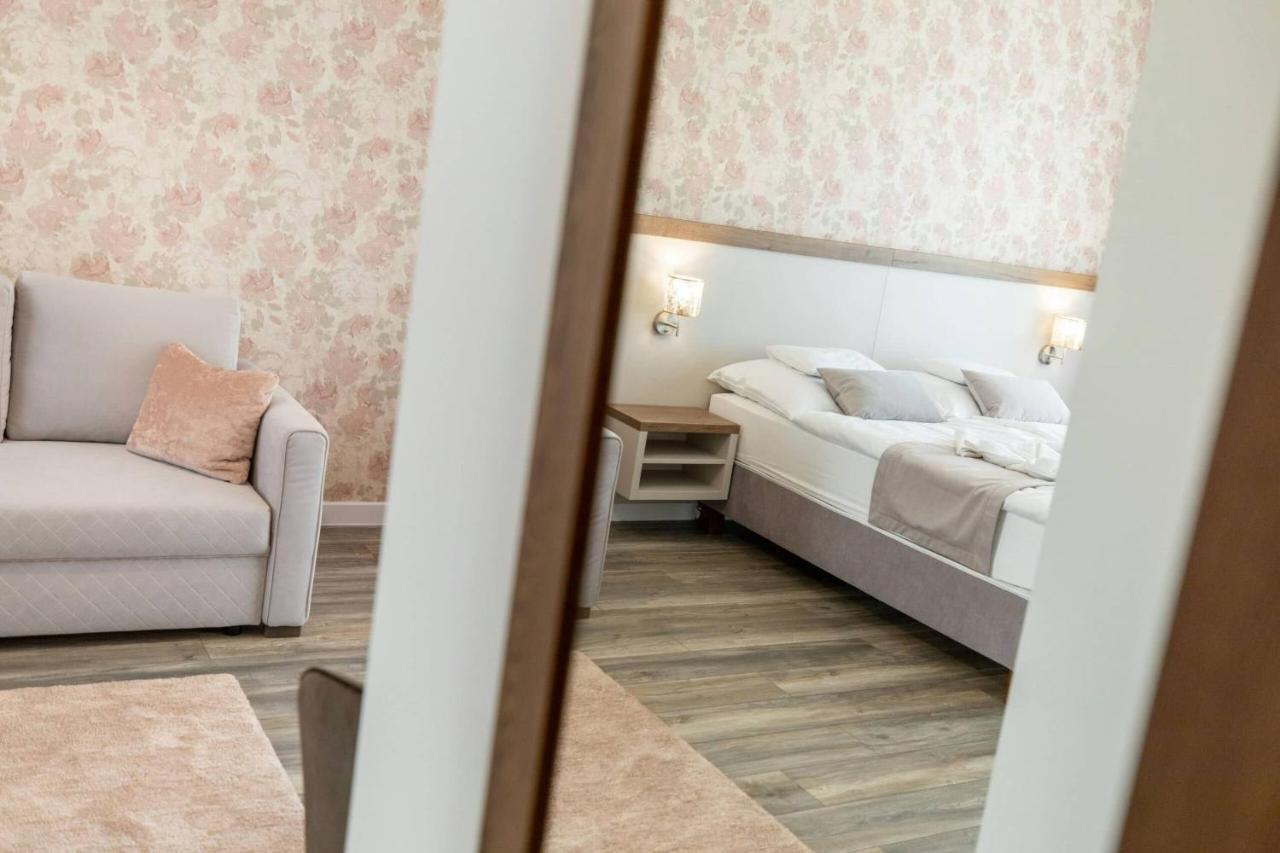 Aszuvilag Rezidencia With Sauna & Jacuzzi Legyesbenye Exteriör bild