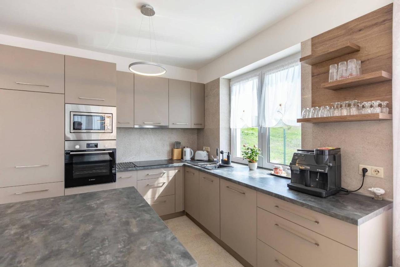 Aszuvilag Rezidencia With Sauna & Jacuzzi Legyesbenye Exteriör bild