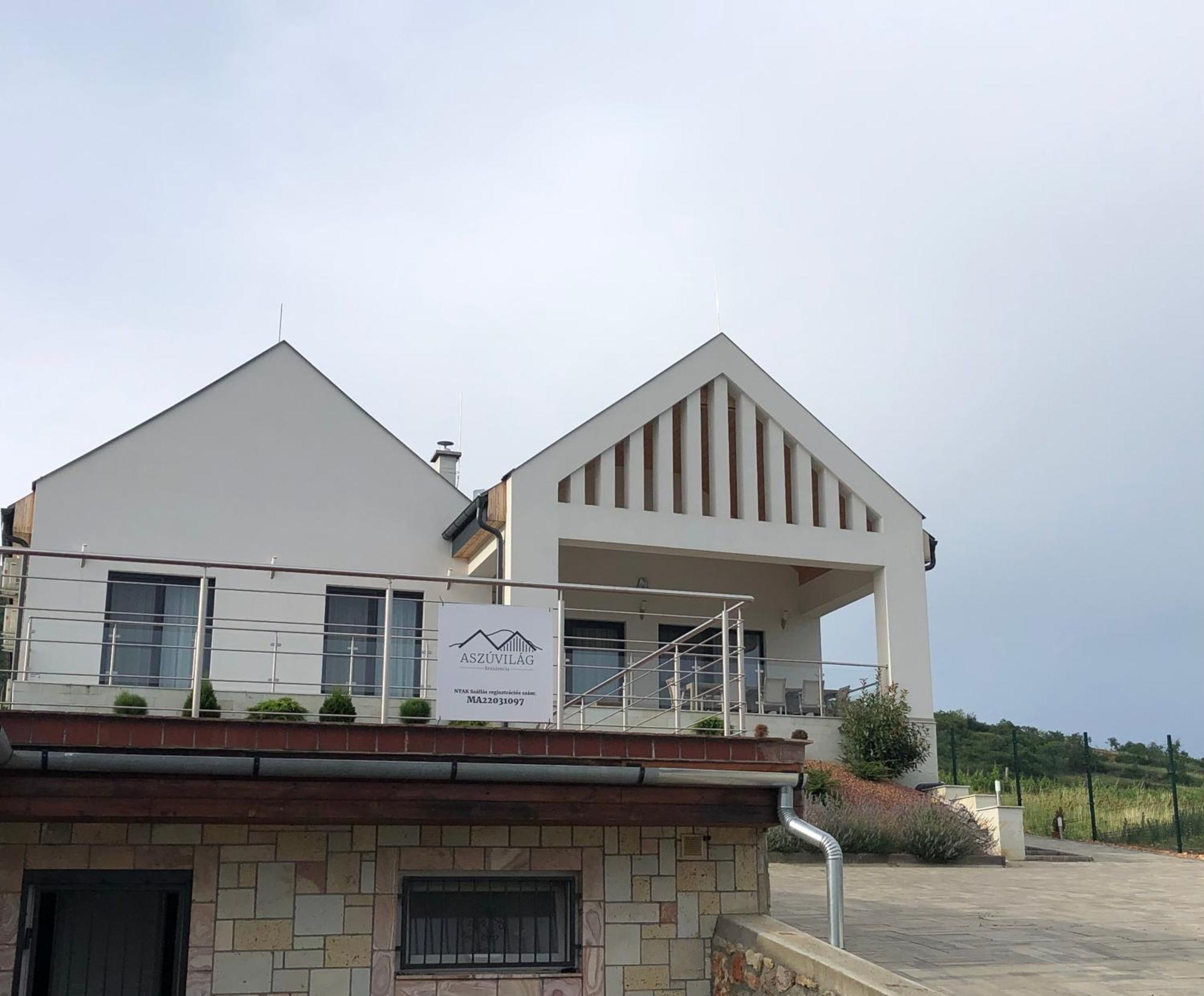 Aszuvilag Rezidencia With Sauna & Jacuzzi Legyesbenye Exteriör bild