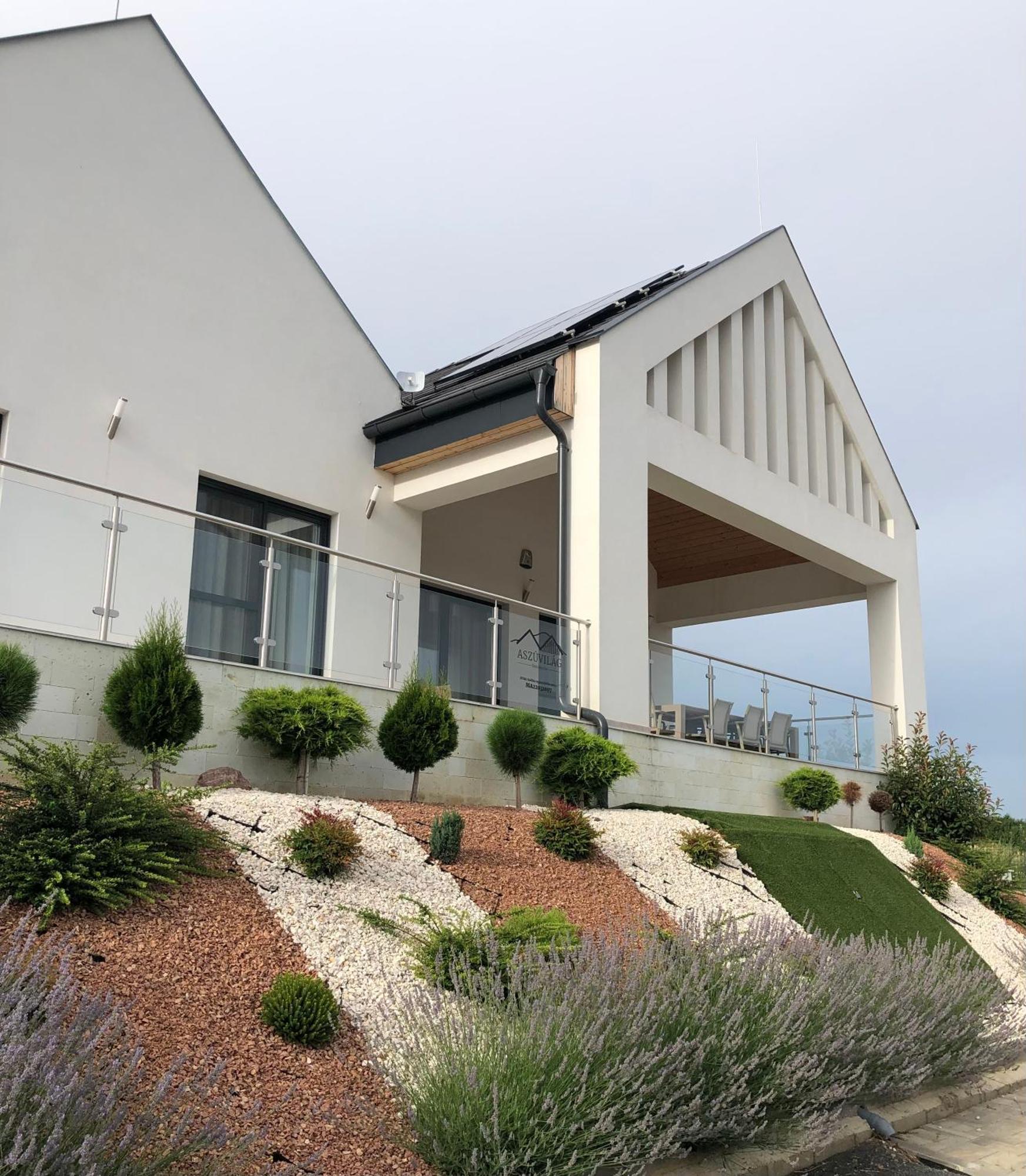 Aszuvilag Rezidencia With Sauna & Jacuzzi Legyesbenye Exteriör bild